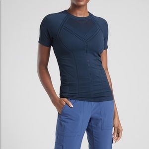 Athleta blue oxygen tee
